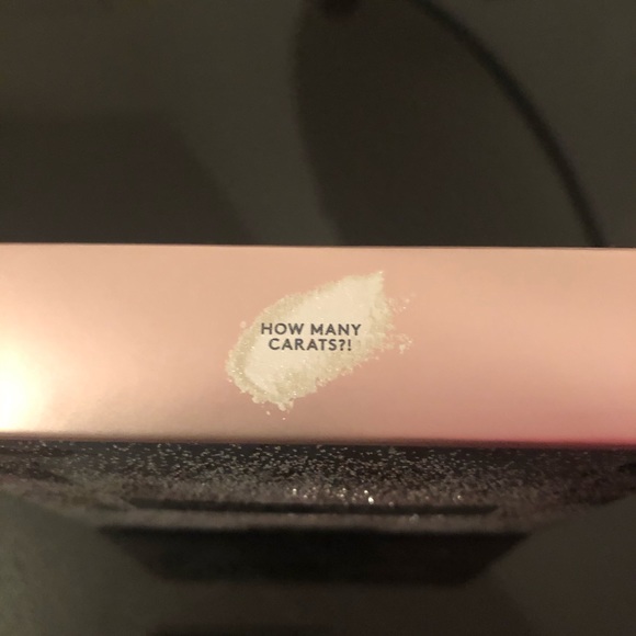 FENTY BEAUTY Diamond Bomb All-Over Diamond Veil💎 - Picture 8 of 8